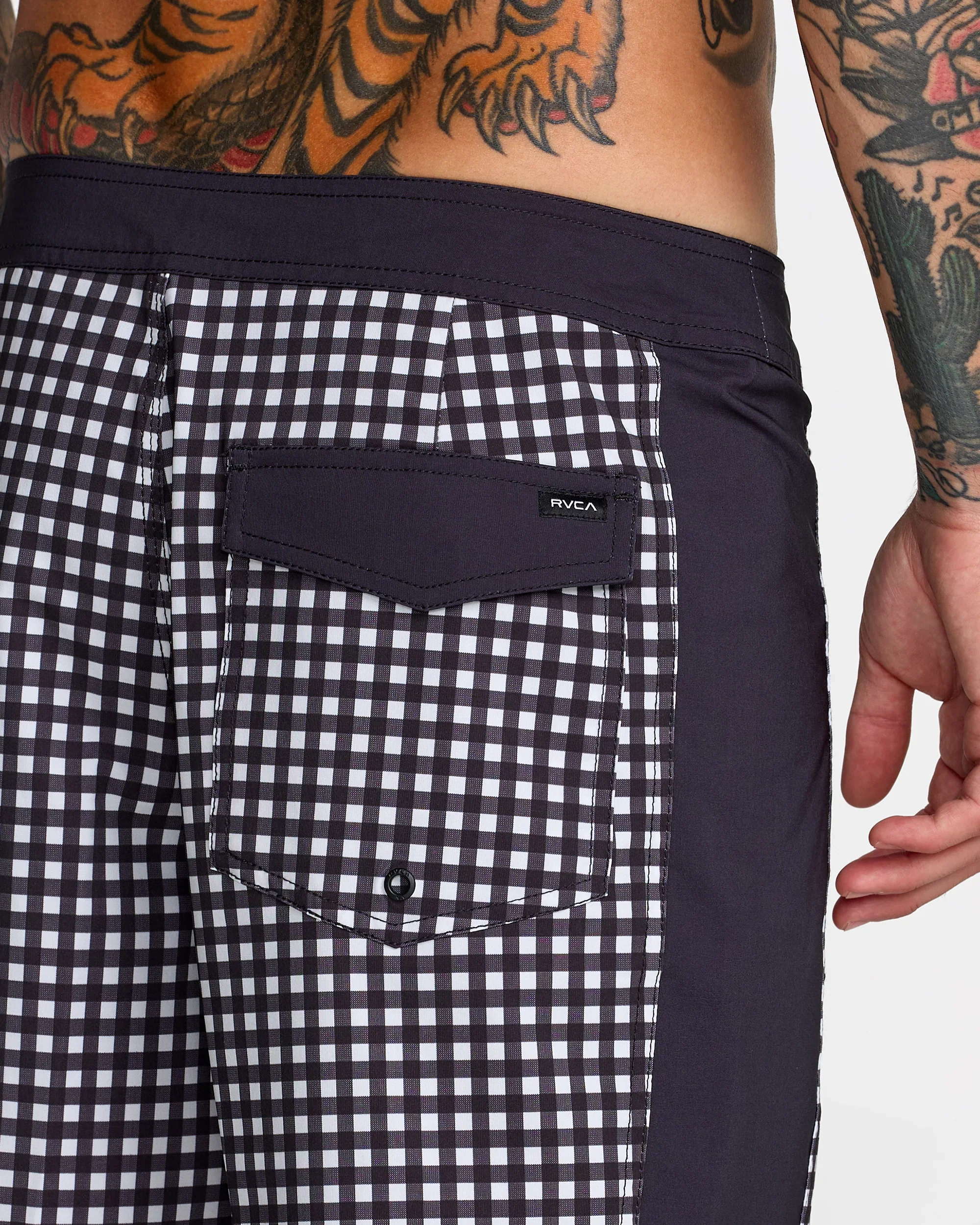 RVCA HAWAII APEX 2 18" BOARDSHORT - BLACK WHITE - Image 4
