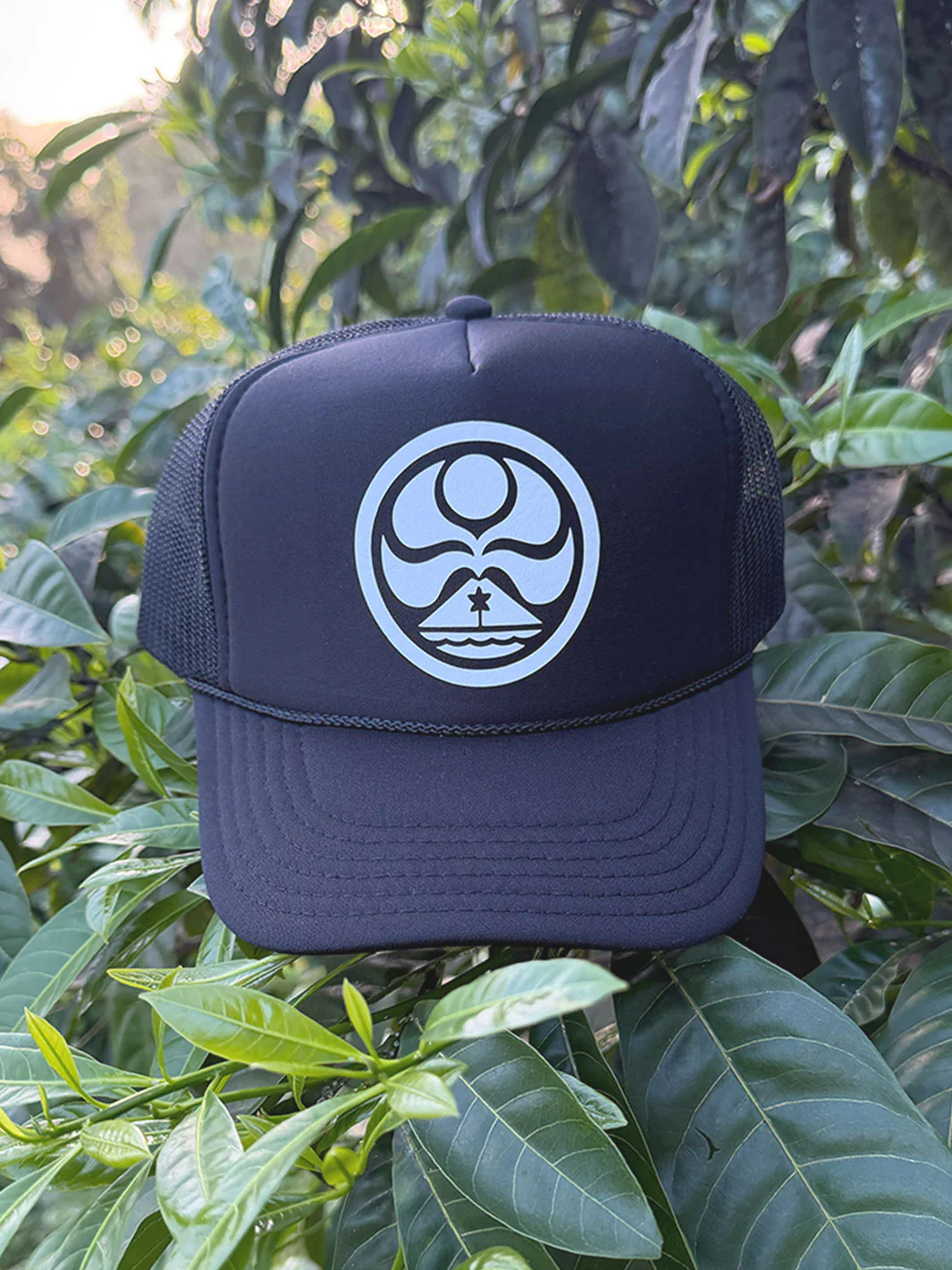 HIC DOT TRUCKER - BLACK