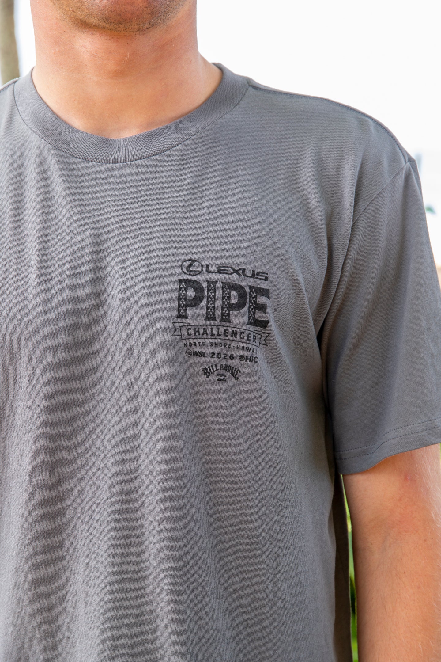 LEXUS PIPE CHALLENGER 2026 TEE - CHARCOAL - Image 2