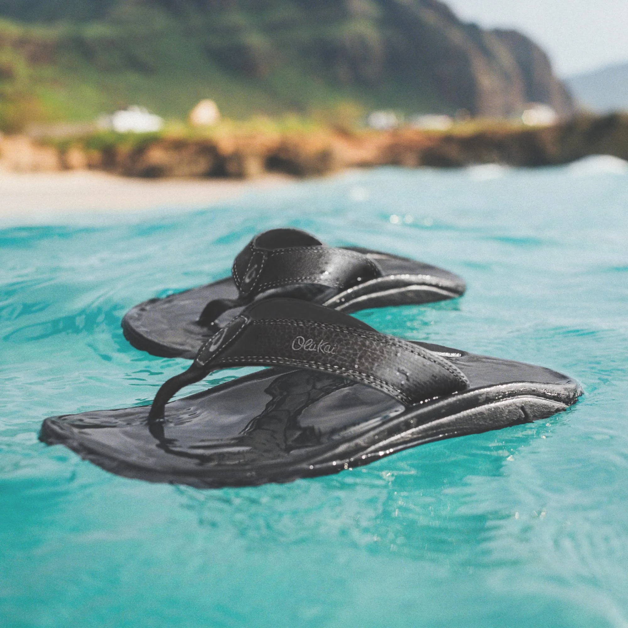 OLUKAI 'OHANA MENS SANDAL - BLACK - Image 4