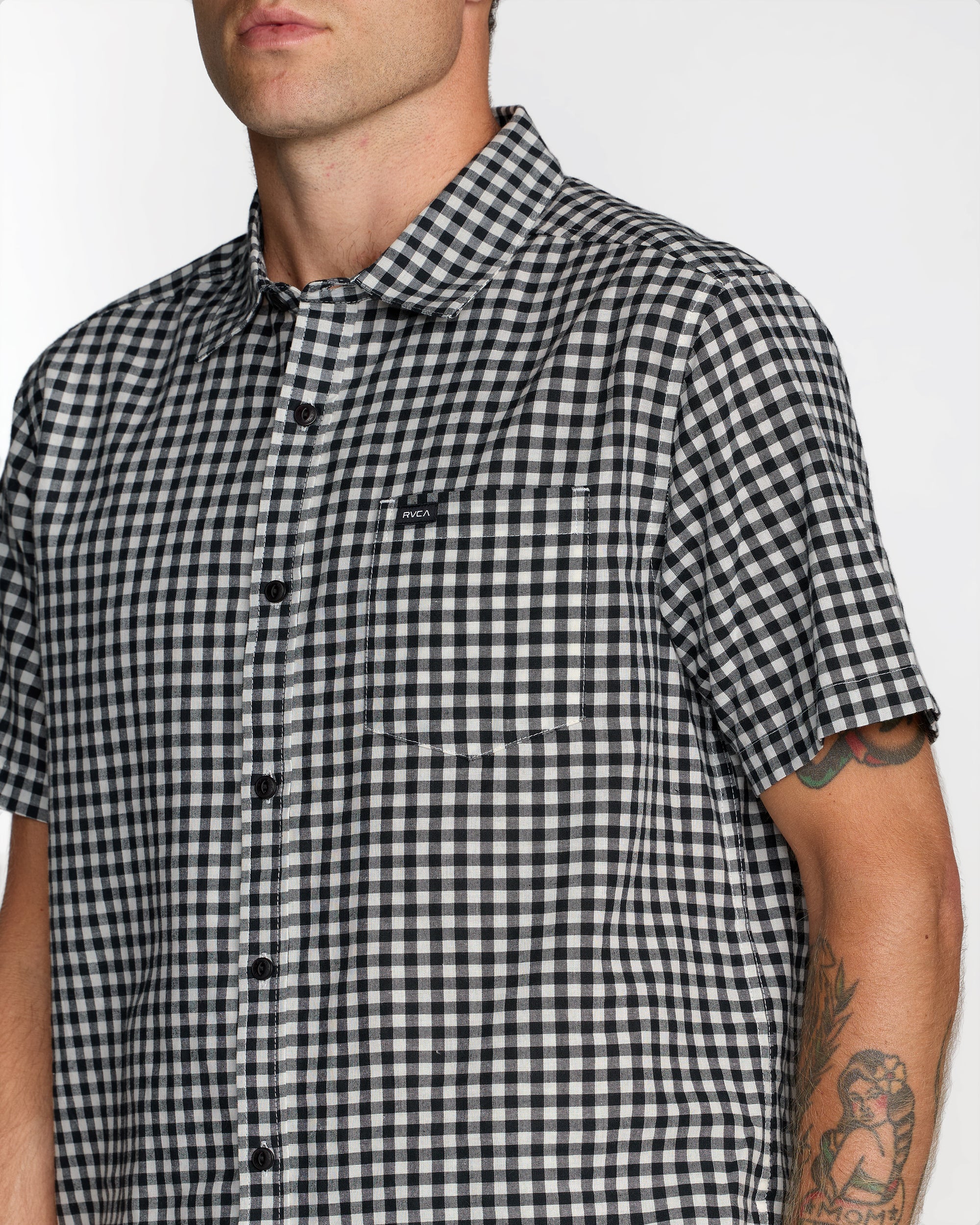RVCA OVERSPRAY BUTTON DOWN WOVEN SHIRT - BLACK WHITE - Image 2